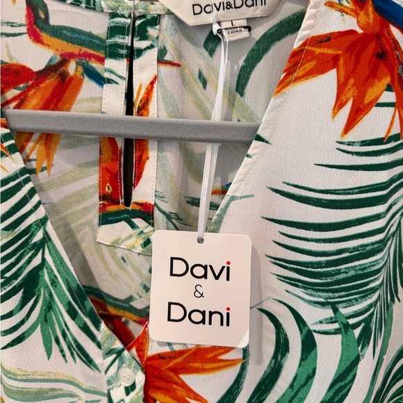 Davi & Dani NWT Shorts Romper Tropical Print Large - Picture 2 of 4